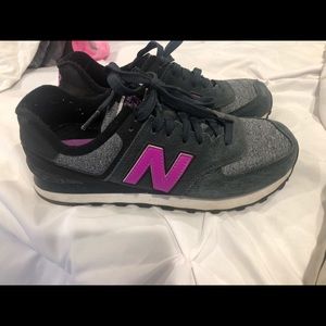 New balance tennis shoes